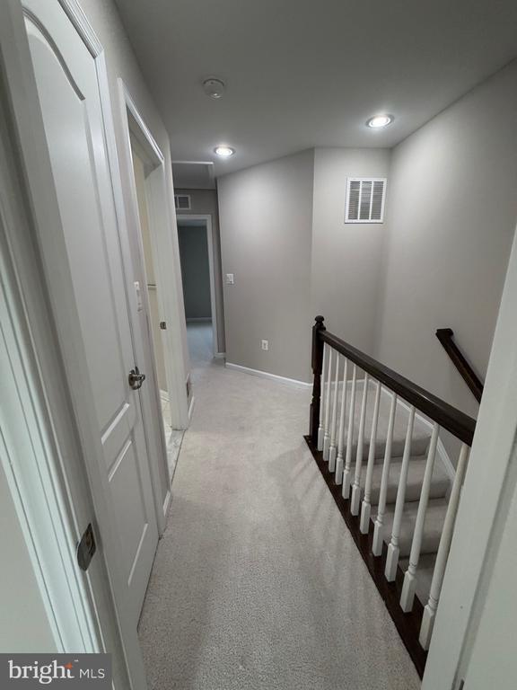 Building Photo - 128 Hidden Brook Dr