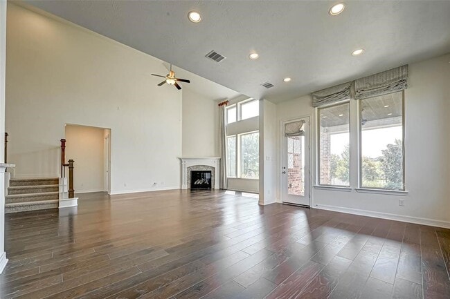 Building Photo - 28214 Evergreen Cove Ln