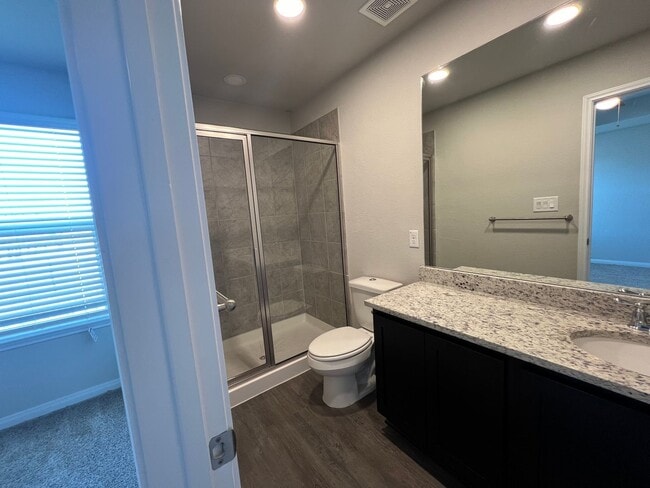 Building Photo - Luxury 3/2 Duplex in Seguin, Texas