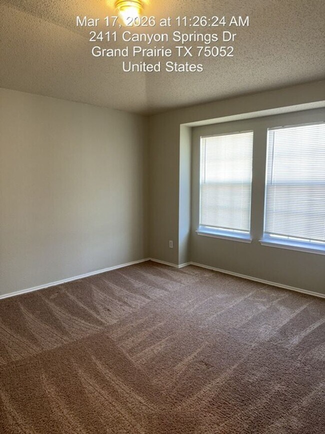 Building Photo - 2411 Canyon Springs Dr