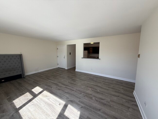 Building Photo - 1039 College Ave