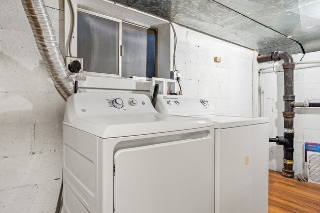 Building Photo - 2319 N 145th St