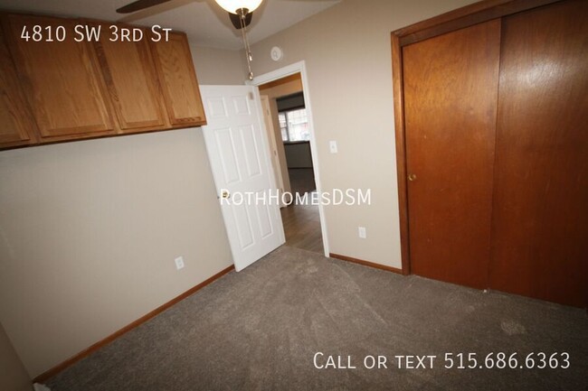 Building Photo - 2 Bedroom 1 Bath Duplex with egress window...