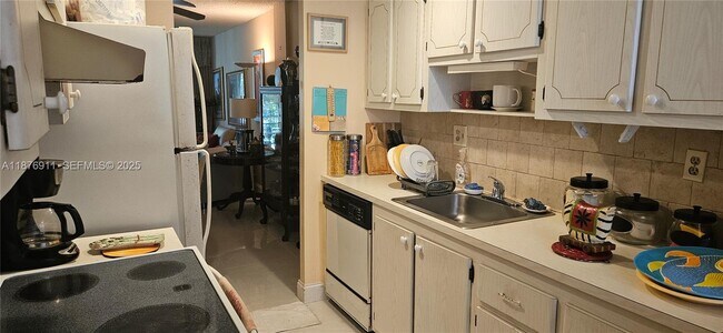 Building Photo - 2649 NW 48th Terrace