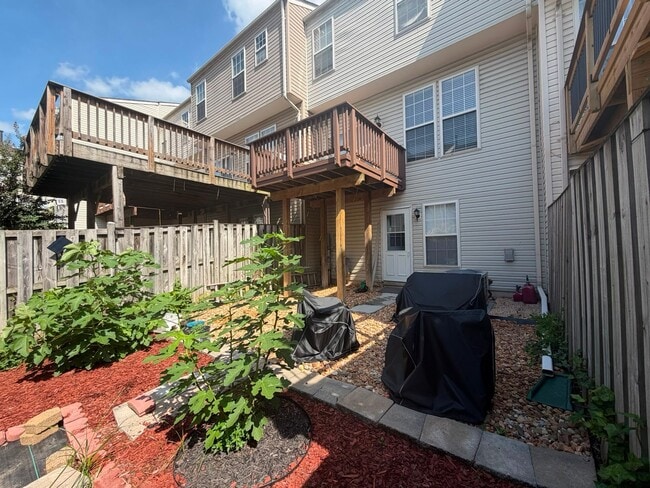 Building Photo - 7866 Dogue Indian Cir