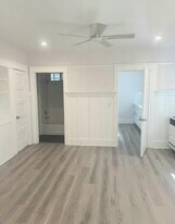 Building Photo - 1310 W 22nd St