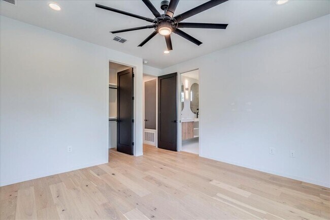 Building Photo - 908 Nalide St