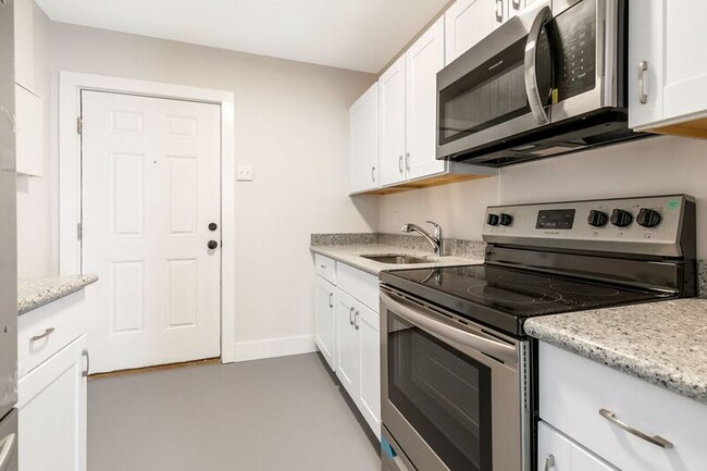 Building Photo - 2538 Conti St