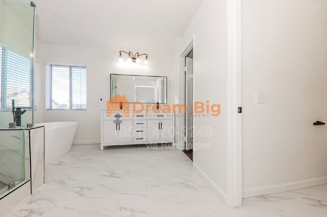 Building Photo - 2712 Toumey Ln