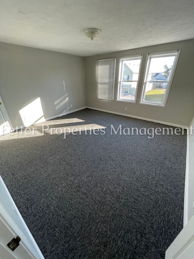 Building Photo - 661