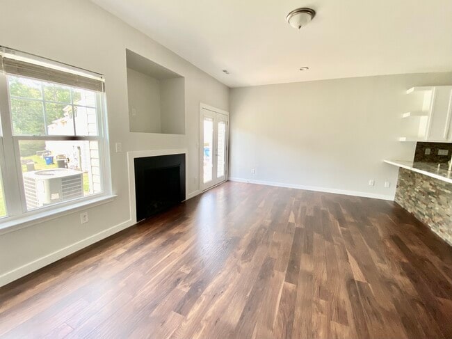 Building Photo - 1328 Stone Manor Dr