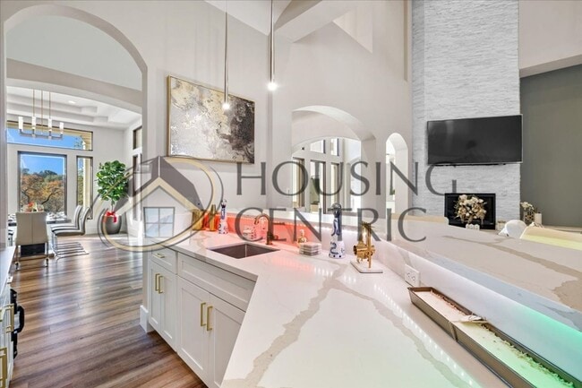 Building Photo - Breathtaking Luxury Custom Rental in Guard Gated Serrano Golf Community!!