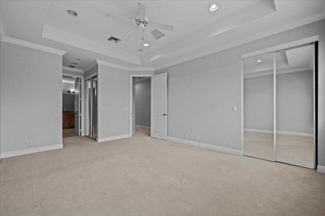 Building Photo - 4902 Vine Cliff Way E