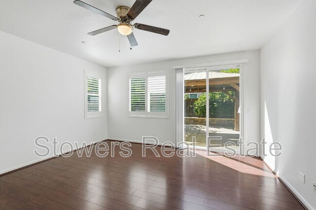 Building Photo - 651 N Andalusia Way