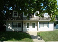 Building Photo - 1008 Crescent Dr