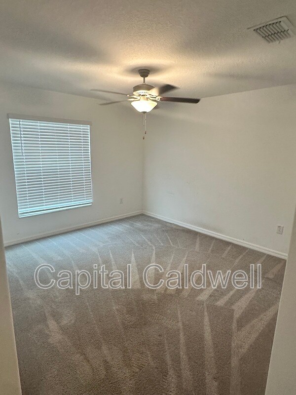 Building Photo - 5517 Blue Azure Dr