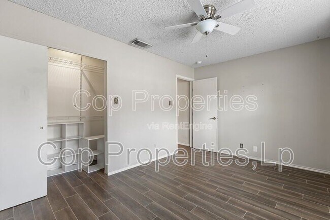 Building Photo - 6414 Maverick Oak Dr