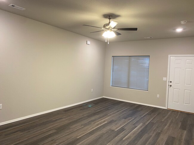Building Photo - 2933 W Obsidian St