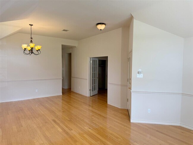 Building Photo - 2608 Stenson Dr