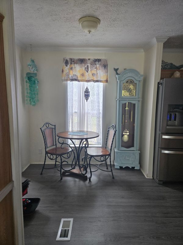 Building Photo - 2115 Bent Oak Ct