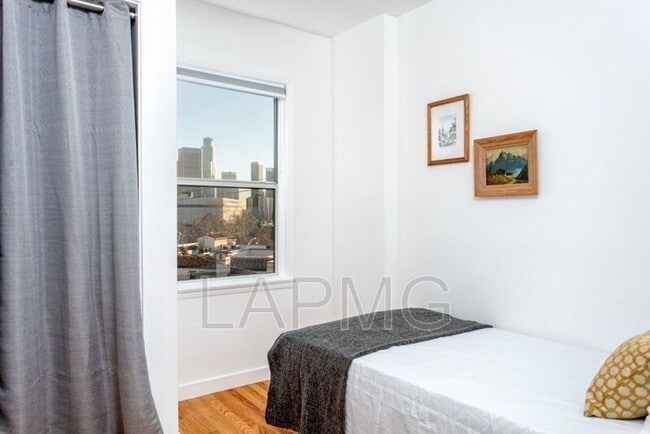 Building Photo - 1159 1/2 Bellevue Avenue