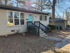 Building Photo - 3106 Erskine Dr