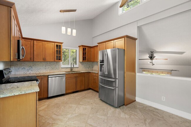 Building Photo - 2108 Mariner Cir