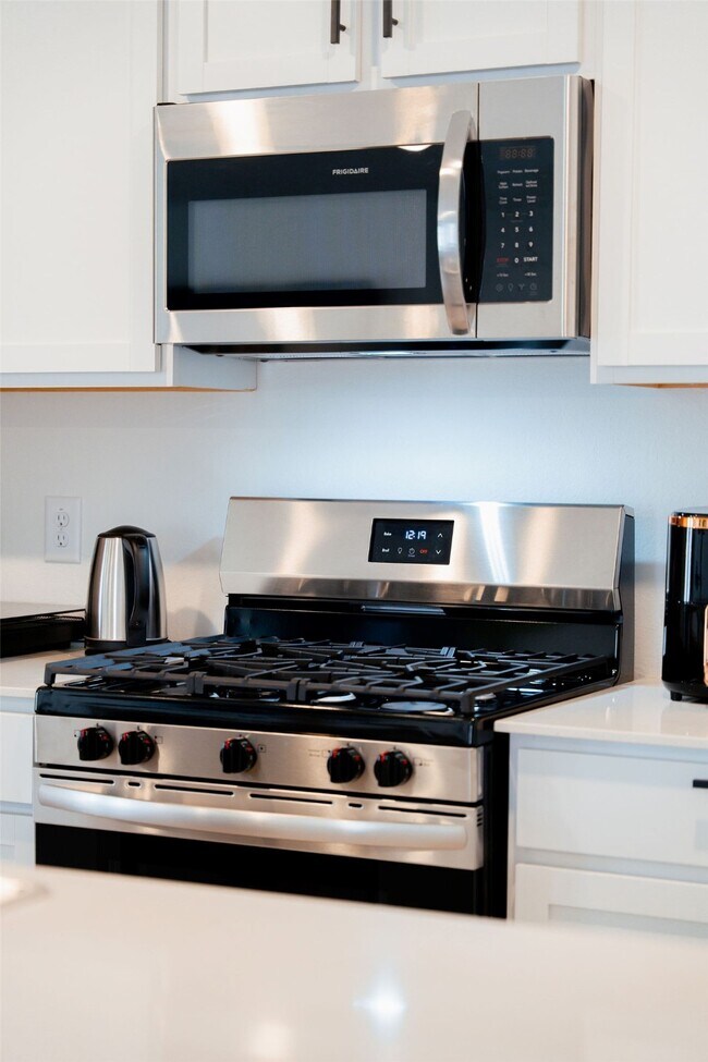 Building Photo - 29022 Rustic Windmill Wy