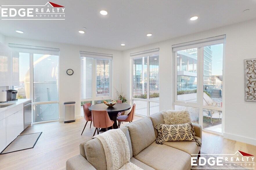 Building Photo - 38 Hichborn St