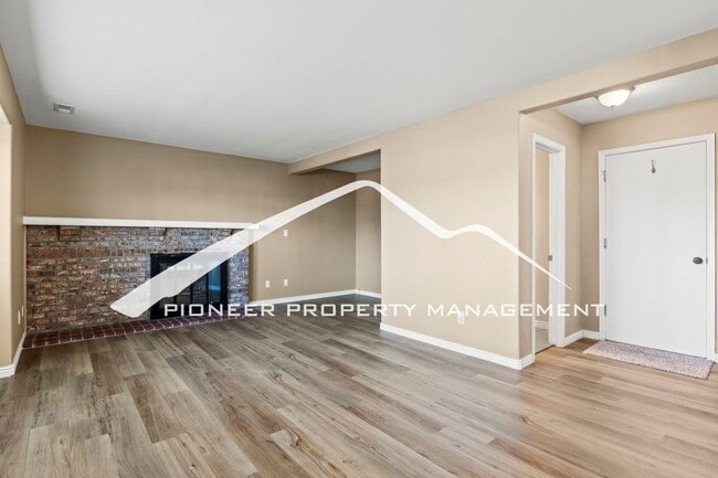 Building Photo - 3020 Mirage Dr