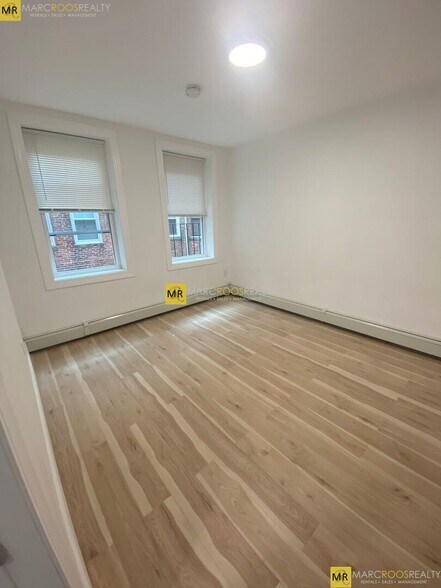 Building Photo - 47 Orleans St