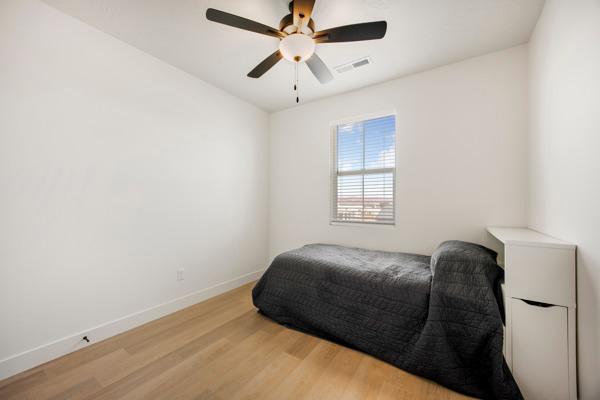 Building Photo - 672 W Cyn Pne Dr