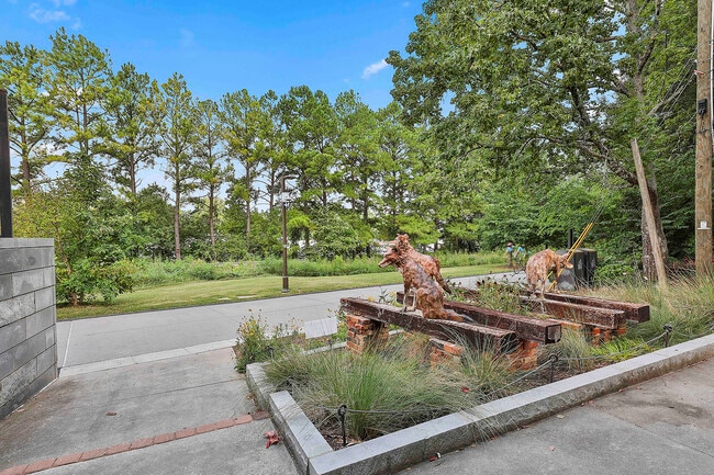 Building Photo - 675 Greenwood Ave NE