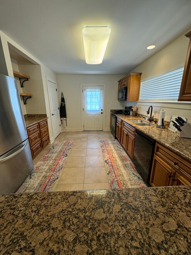 Building Photo - 107 Melvyn Dr