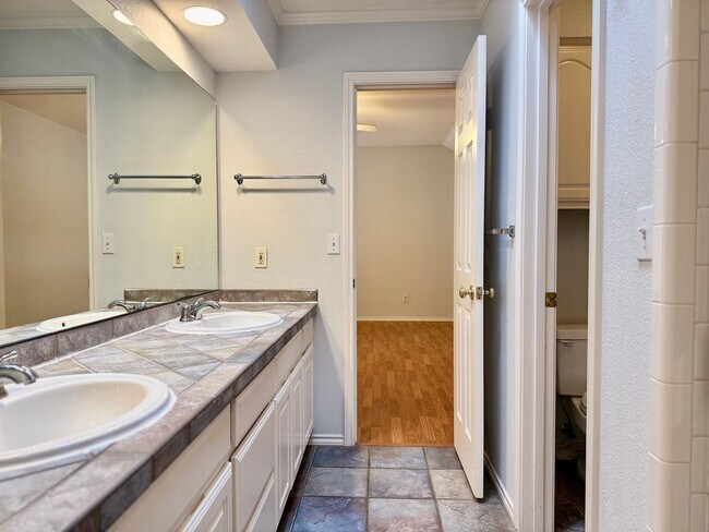 Building Photo - For Rent