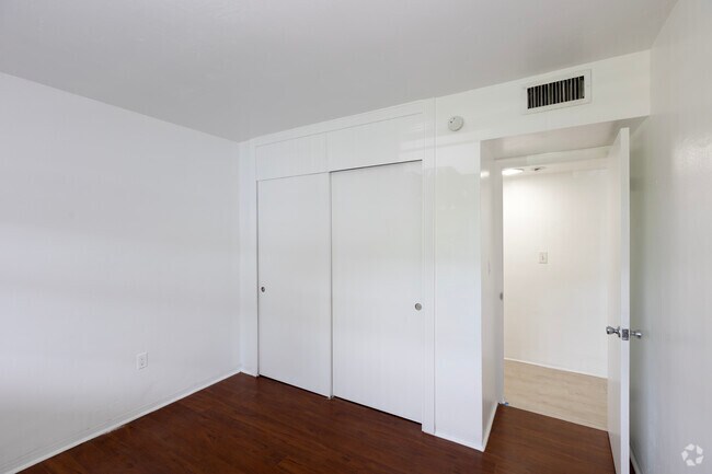 2BR, 1BA - 900SF - Bedroom 1 - Sans Souci Tennis Apartments