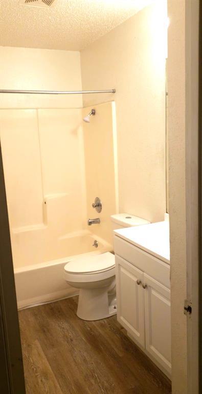 Building Photo - 1907 West Loop