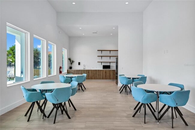 Building Photo - 372 Famagusta Dr