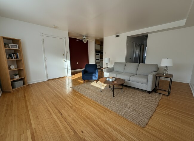 Building Photo - 6901 Valley Ave