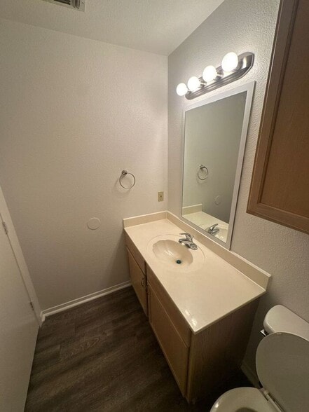 Building Photo - 2806 James Rd