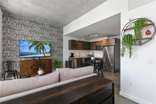 Building Photo - 151 SE 1st St