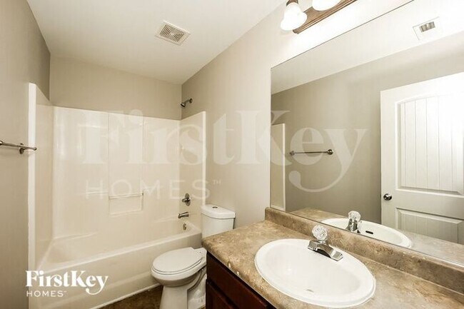 Building Photo - 9172 Overlook Dr