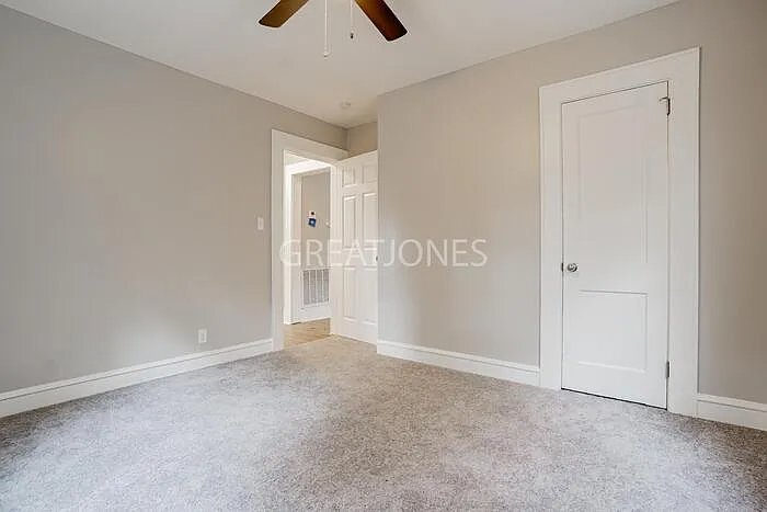 Building Photo - 105 Phillips St