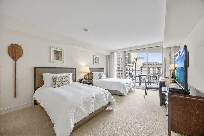 Building Photo - 223 Saratoga Rd