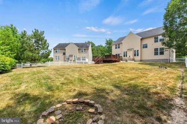 Building Photo - 45370 Barefoot Dr