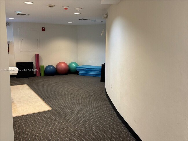 Building Photo - 5600 Collins Ave