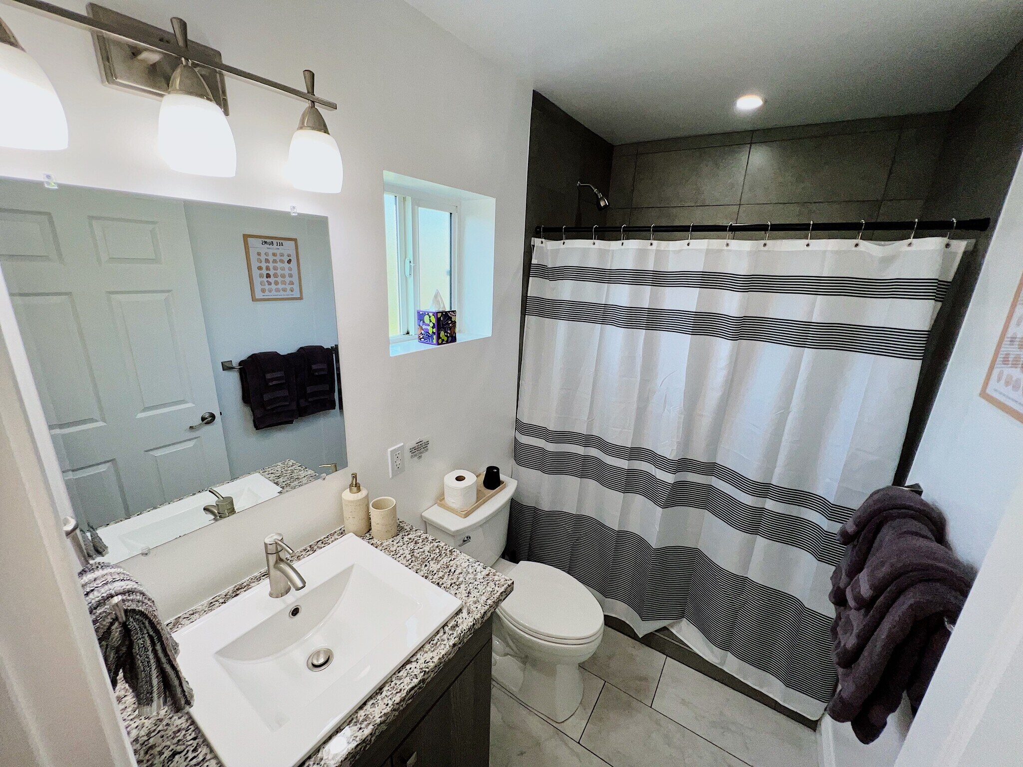 Building Photo - 5821 Madden Ave