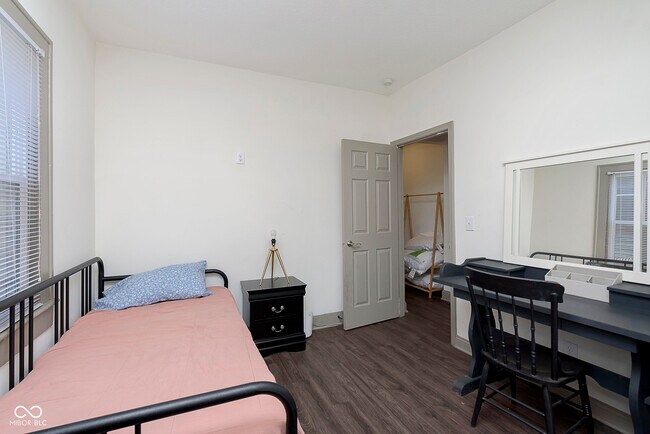 Building Photo - 2248 Nowland Ave