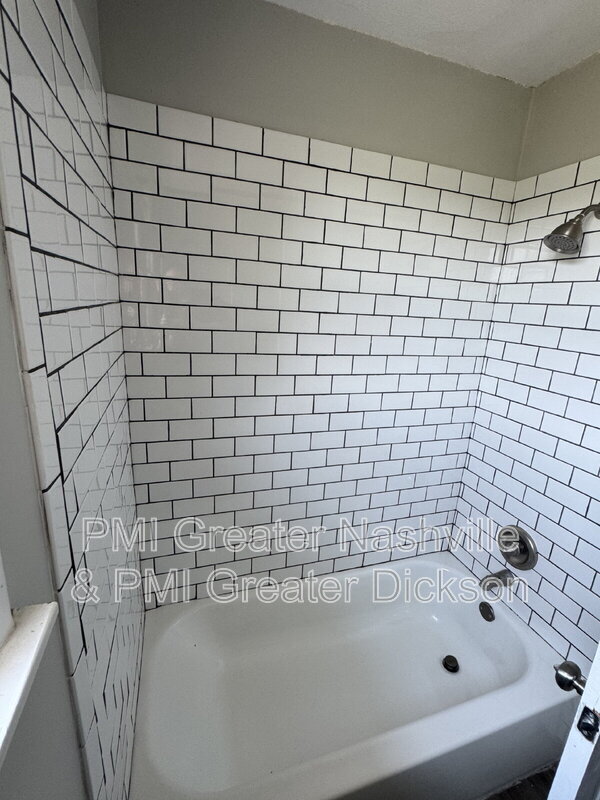 Building Photo - 735 McPherson Dr