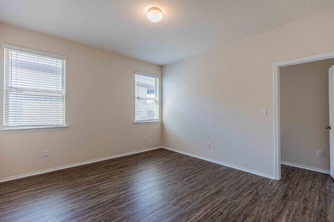 Building Photo - 11219 Pomona Park